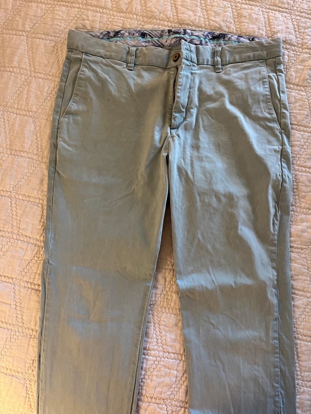 Tommy Bahama Men's Chinos in sky blue